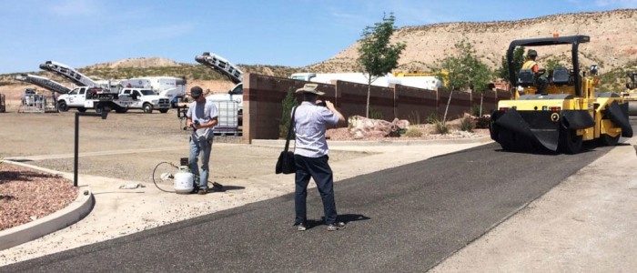 Лос-Анджелес будує дорогу з перероблених пластикових пляшок