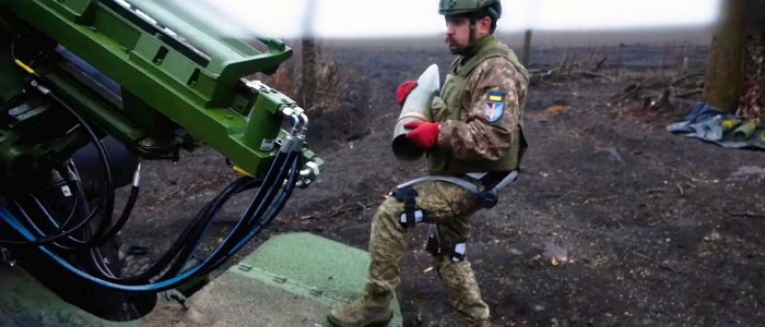 Українські військові виводять екзоскелети на передову