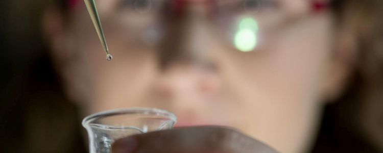 Ваші сльози можуть виробляти електрику, як показує нове дослідження
