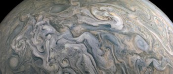 Щось ховається під хмарами Юпітера